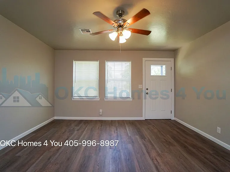7118 NW 43rd St — Photo 4