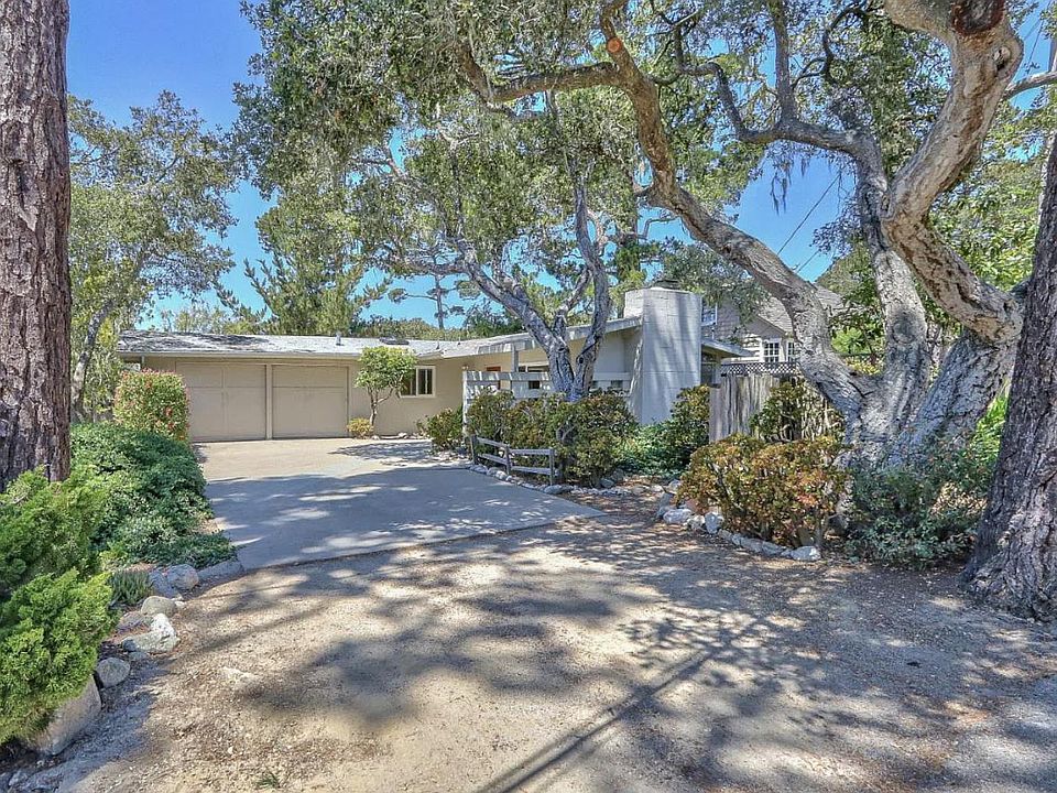 Welcome to Carmel Woods! Just a 1/2 mile to Carmel-by-the-Sea and 1 mile to Carmel Beach!