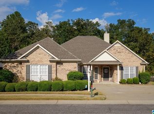 402 Chesser Plantation Ln, Chelsea, AL 35043