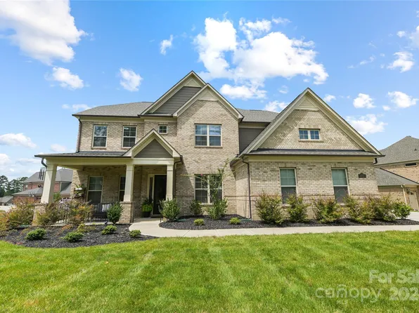 6711 Calvert Commons Dr, Huntersville, NC 28078