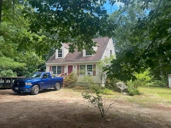 1 Hamblett Ave, Tyngsboro, MA 01879