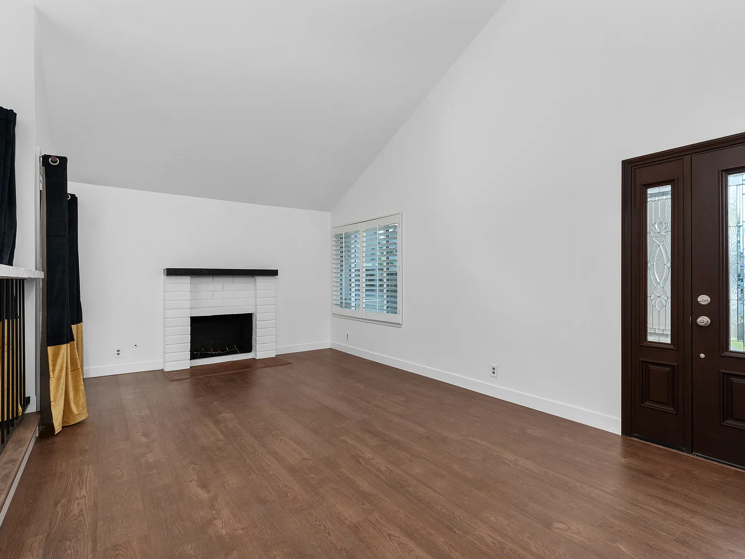 5 bed, 2136 sqft, $5,500 — Photo 4