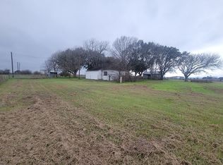 670 Thiele Rd, Yoakum, TX 77995