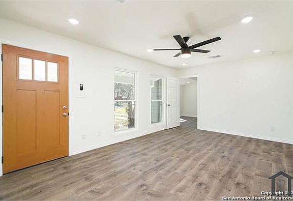 5th image of 143 Kinder Dr