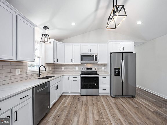 4th image of 4 Holly Vista Dr