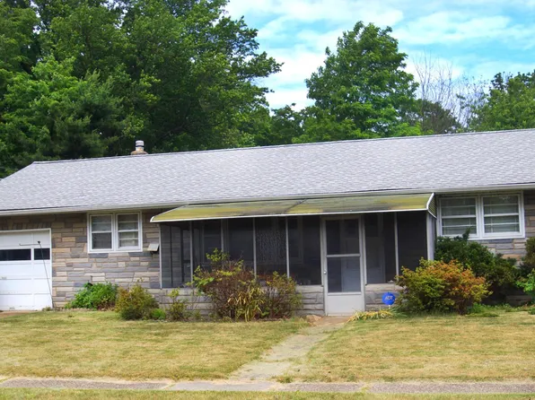 304 Marlborough Ave W, Mount Ephraim, NJ 08059