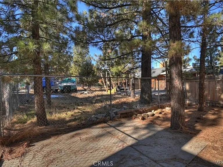 949 Pine Ln — Photo 25