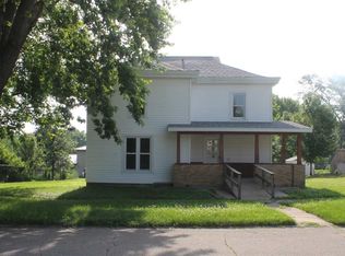 208 N Center St, Toledo, IA 52342