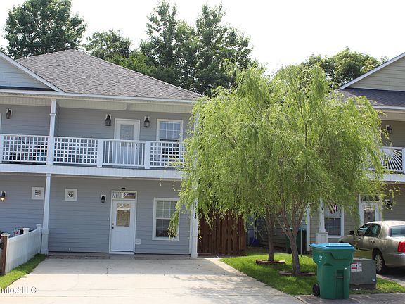 2nd image of 1314 Foxwood Pl