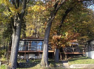 W10624 Tipperary Rd, Poynette, WI 53955