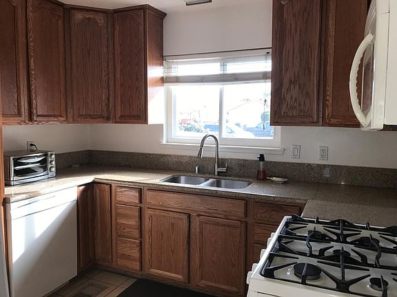 Kitchen also has breakfast