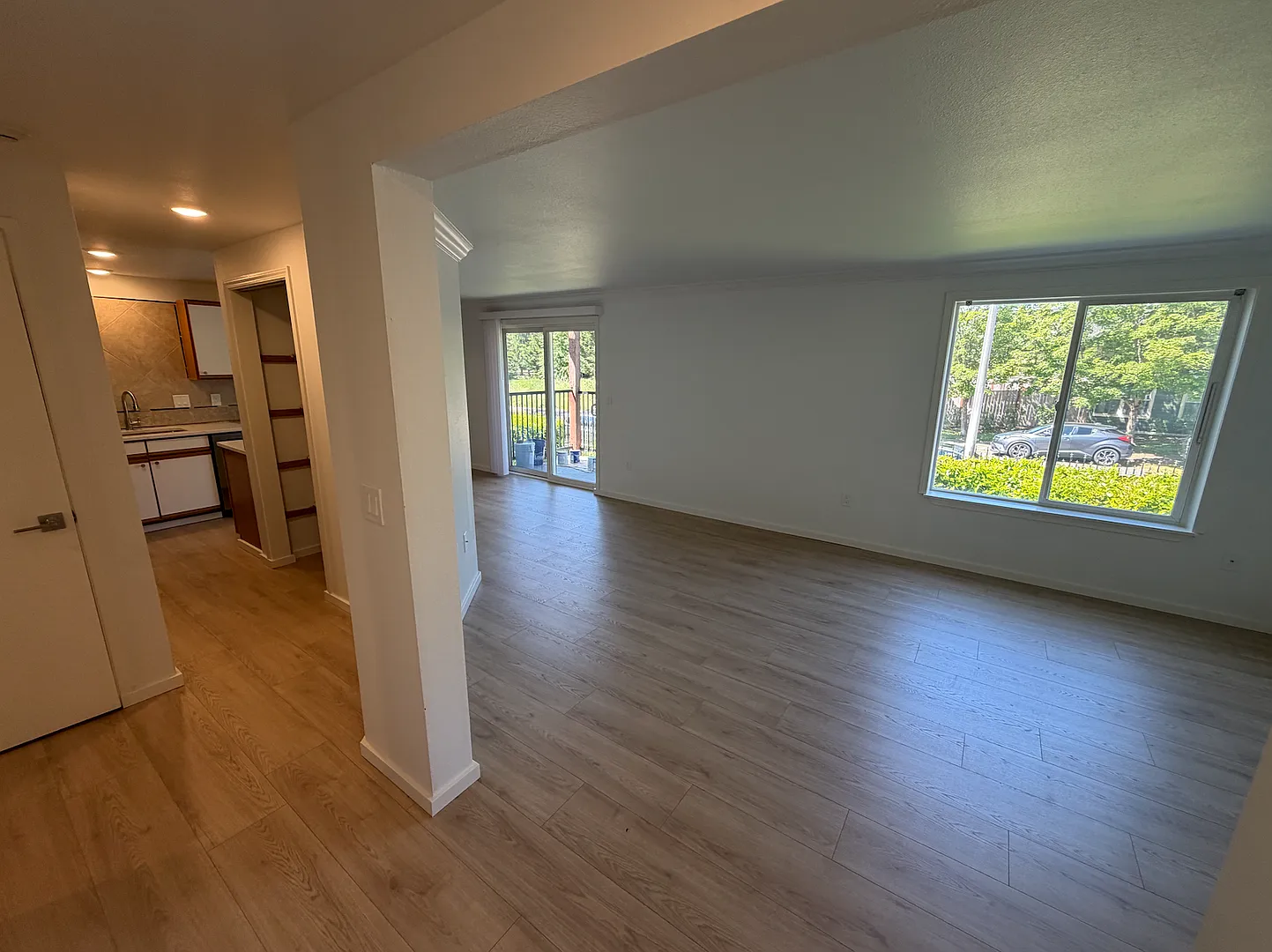 Twin Peaks Apartments — Photo 3