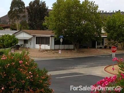 Beautiful large corner lot and trees : This photo of the house was taken from the recently renovated