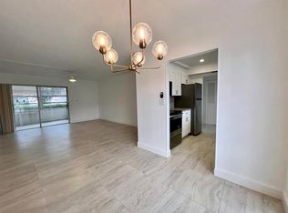 3 Golfs Edge APT A, West Palm Beach, FL 33417