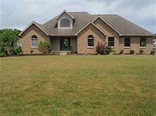 401 Oak Hollow Dr, Warren, OH 44481