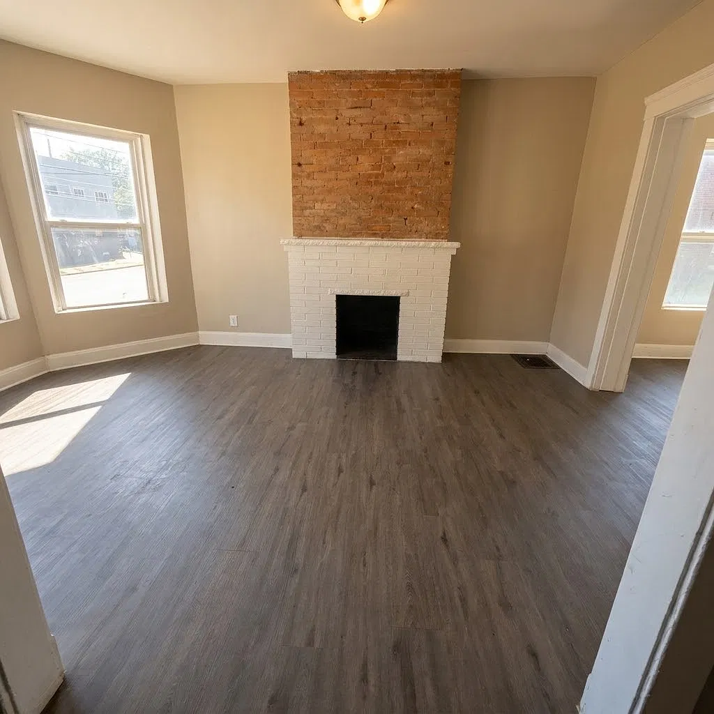 3 bed, $1,095 — Photo 1