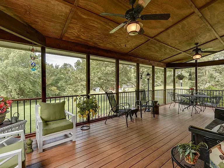 3-season screened porch
