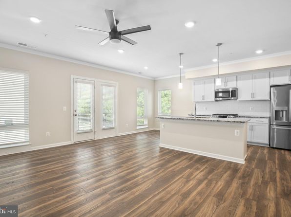 1398 Rail Stop Dr, Woodbridge, VA 22191