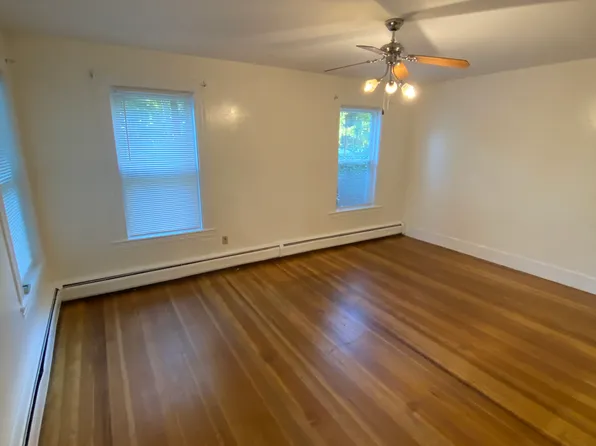 15-17 Watch St, Rochdale, MA 01542