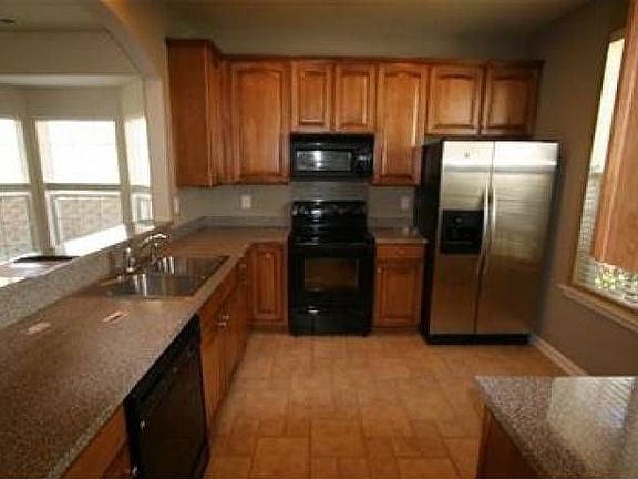 3rd image of 917 Dunes Ct