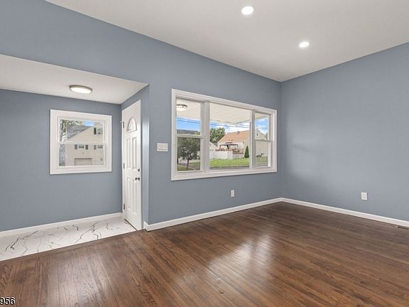 4th image of 48 Farmingdale Rd