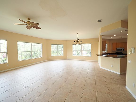 5th image of 408 Triano Cir #1