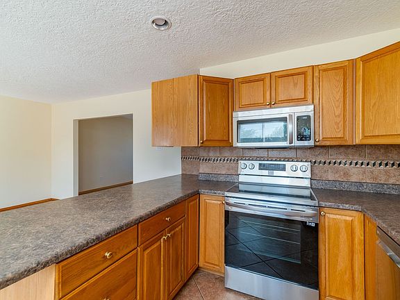 5th image of 3216 Louraine Cir
