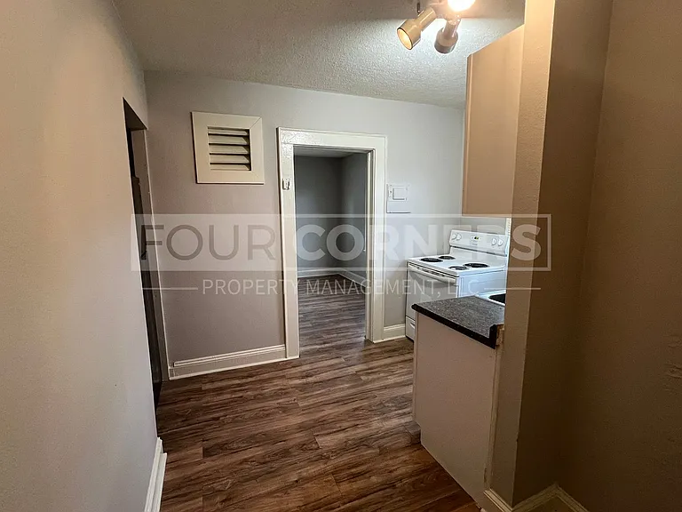 305 Fife St #4 — Photo 5