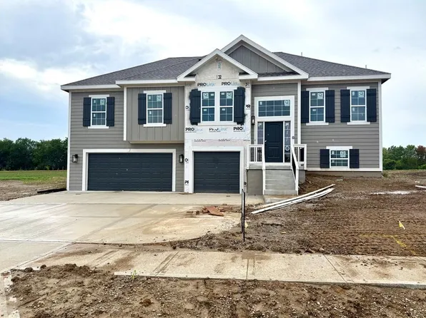 1110 Oak Ridge St, Kearney, MO 64060