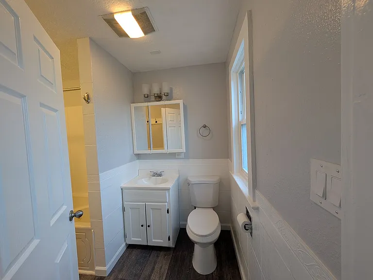 611 Ward St — Photo 13