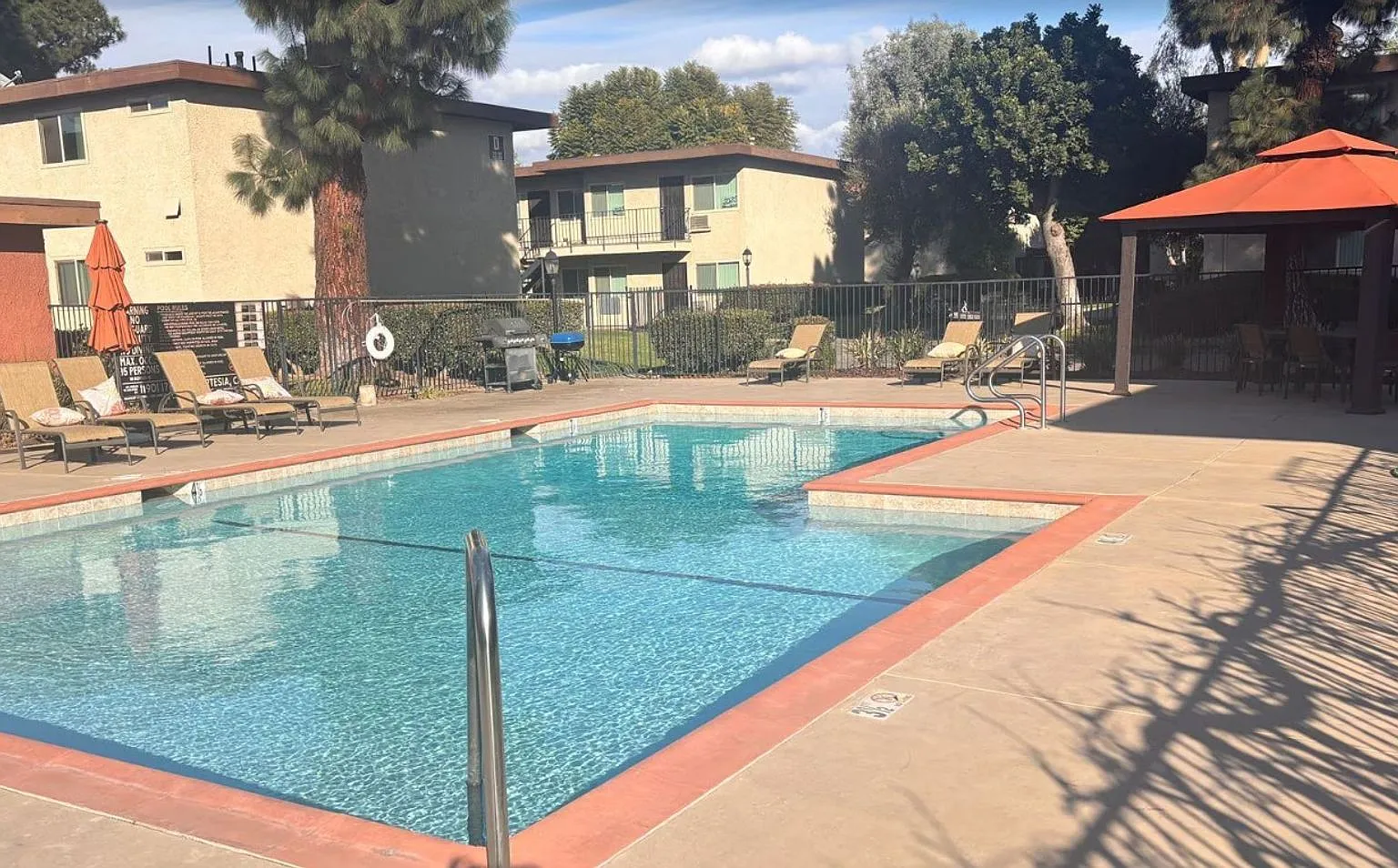 Los Arboles — Photo 2