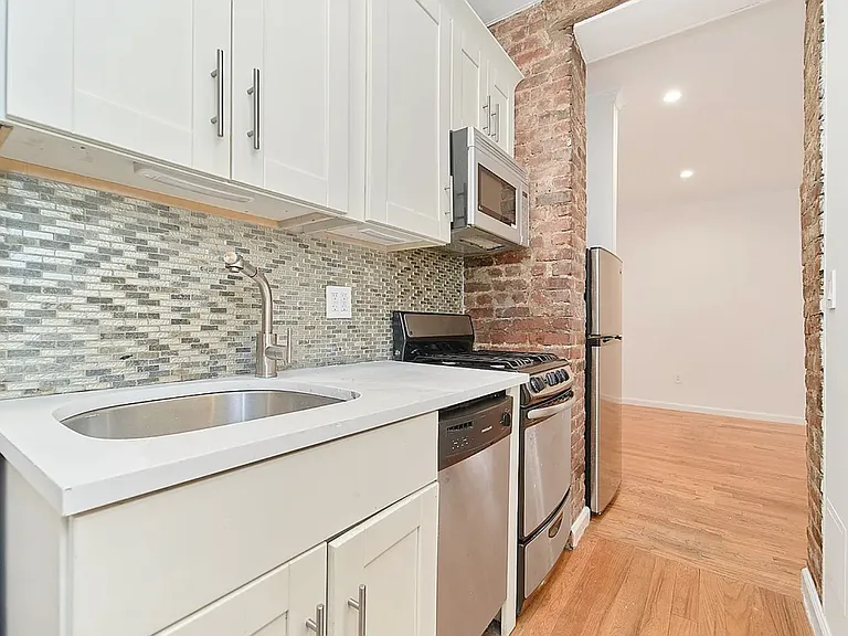 157 Suffolk St #108 — Photo 3