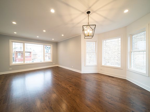 5th image of 4024 N Moody Ave