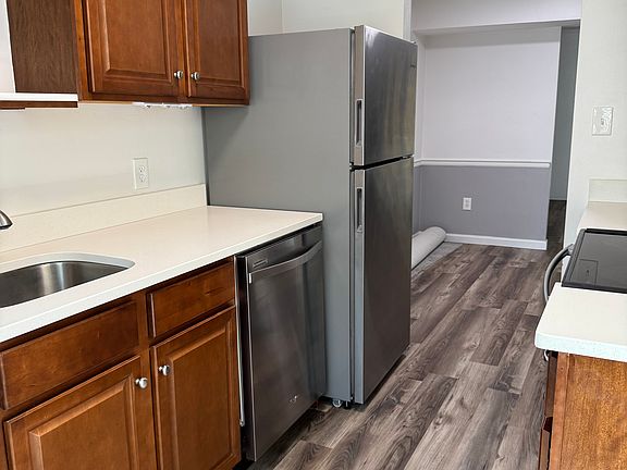4th image of 939 Indian Cir