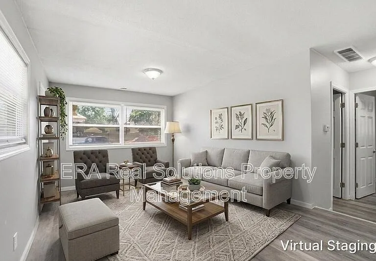944 Leona Ave — Photo 1