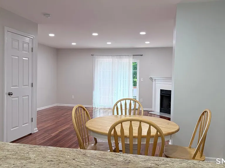 3409 Whitney Ave #6 — Photo 6