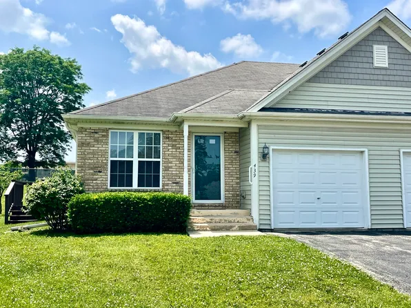 439 Woodside Pl, Dixon, IL 61021