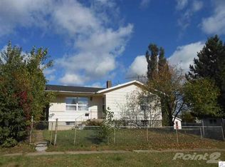 412 7th St SW, Chisholm, MN 55719