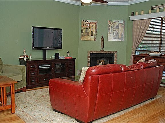 5th image of 1100 Augusta Dr APT 37