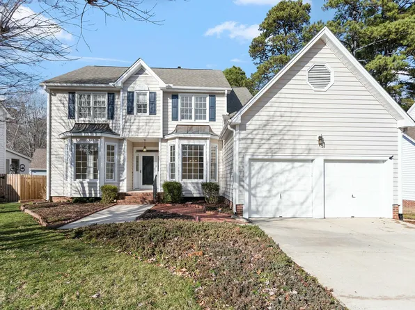 11820 Fairlie Pl, Raleigh, NC 27613