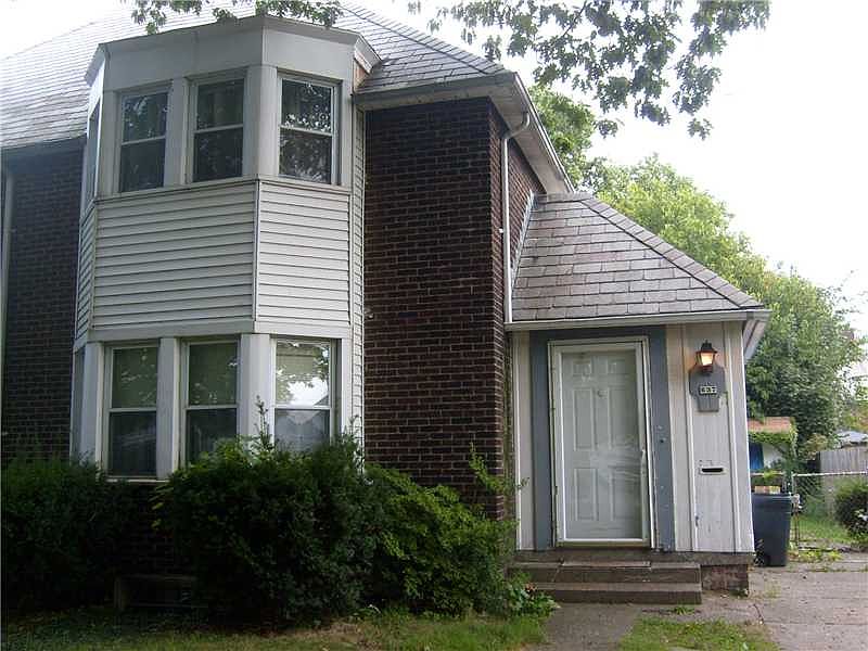 2nd image of 637 Marne Rd