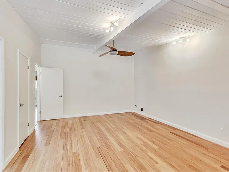 3121 Lynnray Dr — Photo 17