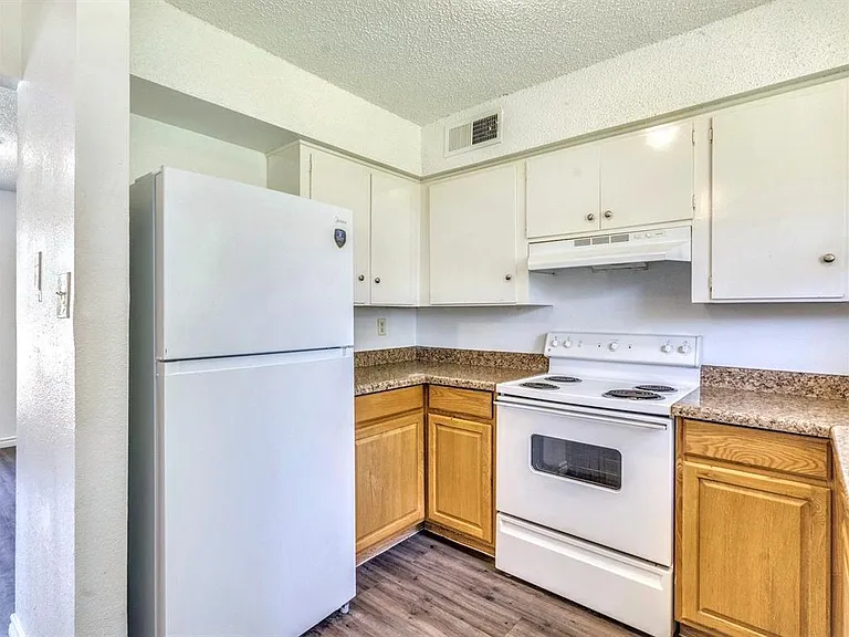 726 Martindale Rd — Photo 5