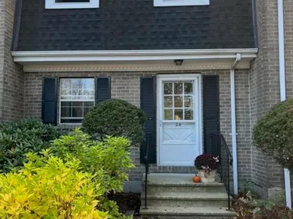 24 Fieldstone Drive, Londonderry, NH 03053