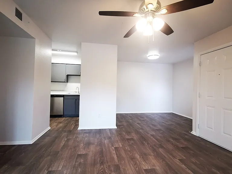 Sunchase Apartments — Photo 12
