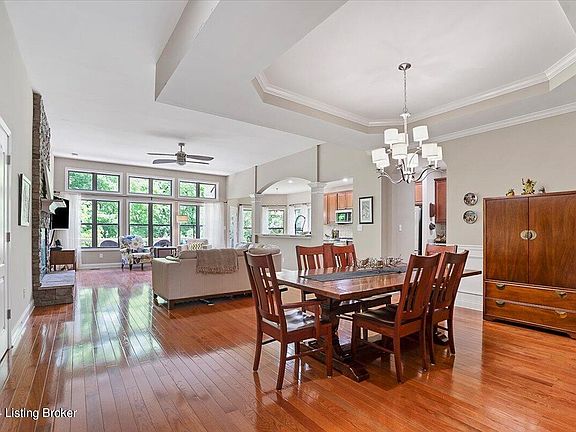 3rd image of 706 Urton Woods Way