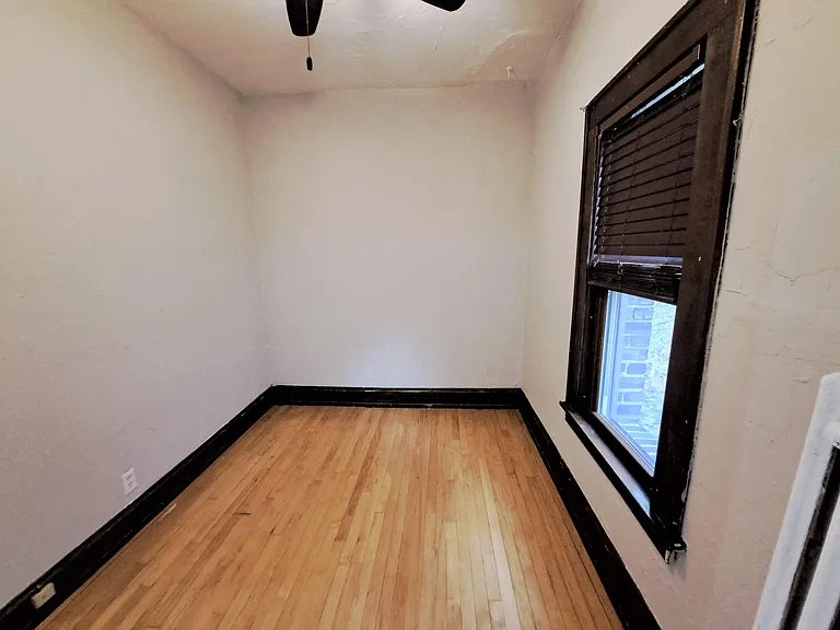 225 Place Apartments — Photo 77