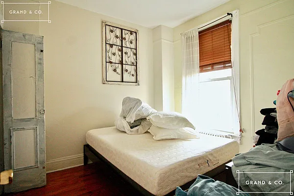 Rented by Grand & Co. | media 4