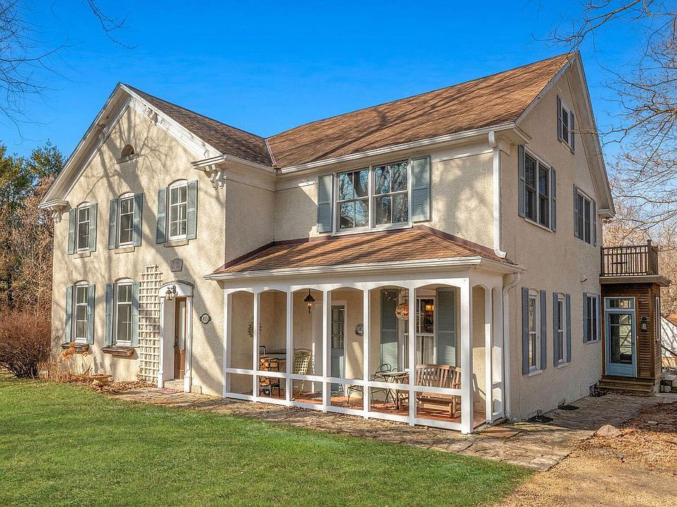 1st image of 415 Green Bay ROAD