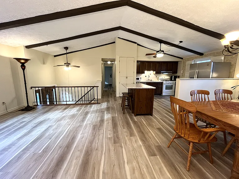 210 Pinehurst Ln — Photo 9